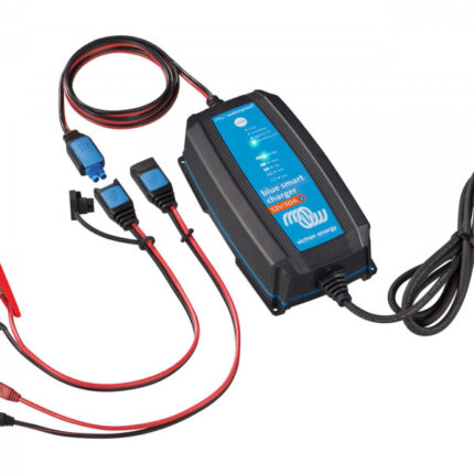VICTRON BlueSmart Charger IP 65 12 V / 10 A