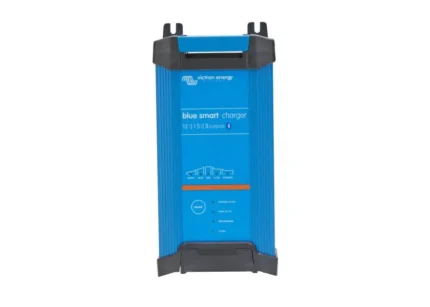 VICTRON BlueSmart Charger IP 22 12 V / 15 A / 3 charging outputs