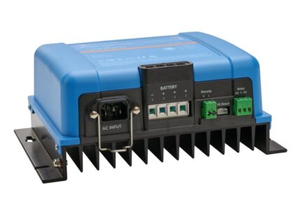 VICTRON PHOENIX SMART IP43 Charger 12V / 30A / 3 outputs