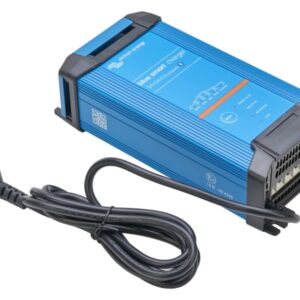 VICTRON BlueSmart Charger IP 22 24 V / 16 A / 3 charging outputs